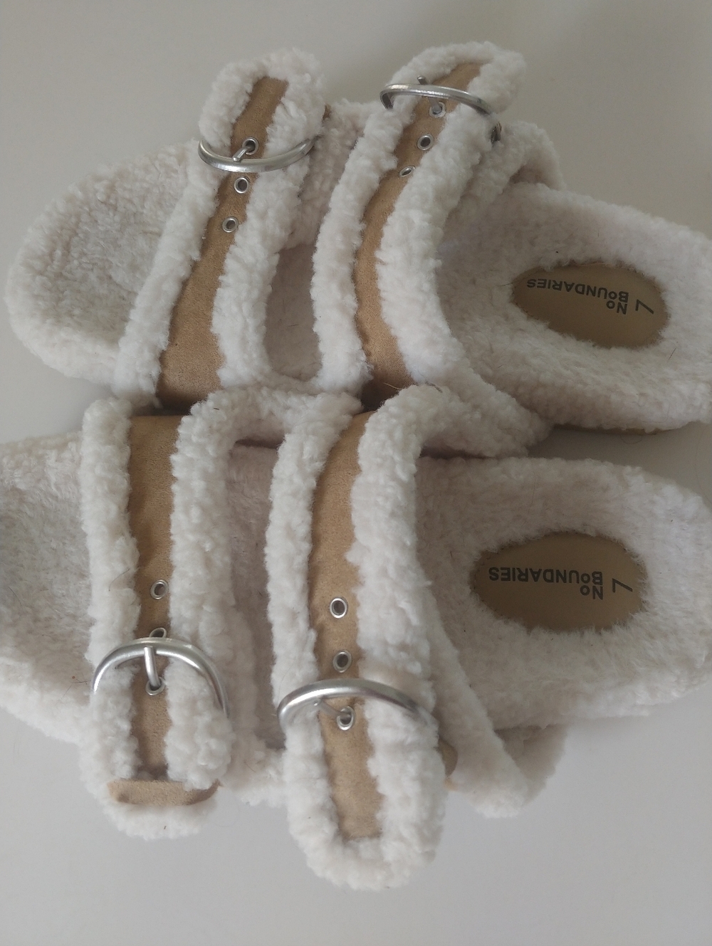 No Boundaries Shearling-Trim Buckle Slide Sandals in Tan and Cream Size 7-8 - Picture 2 of 6